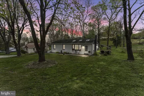 132 Lake Rd, Phoenixville, PA 19460