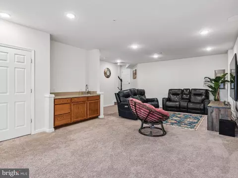 Living - 10 Eagle Ln, Malvern, PA 19355 photo 6 of 6