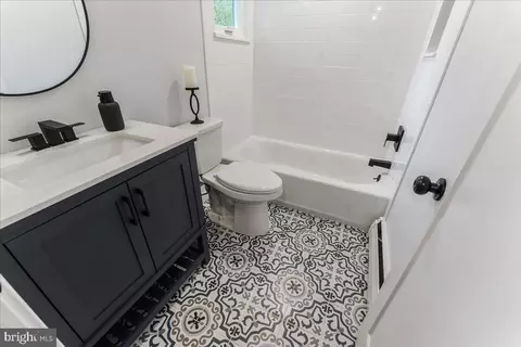 Bath - 1027 Townsend Cir, Wayne, PA 19087 photo 7 of 7