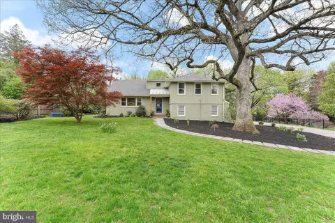 Exterior - 1027 Townsend Cir, Wayne, PA 19087 photo 3 of 9