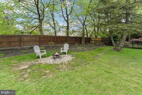Exterior - 1027 Townsend Cir, Wayne, PA 19087 photo 5 of 9