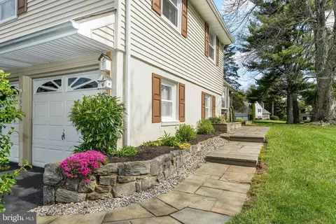 Exterior - 132 Hillside Rd, Wayne, PA 19087 photo 8 of 13