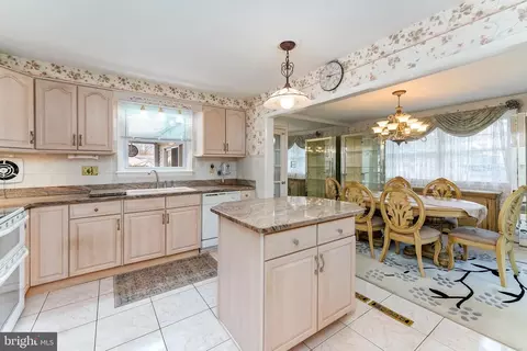 Kitchen - 132 Hillside Rd, Wayne, PA 19087 photo 2 of 2