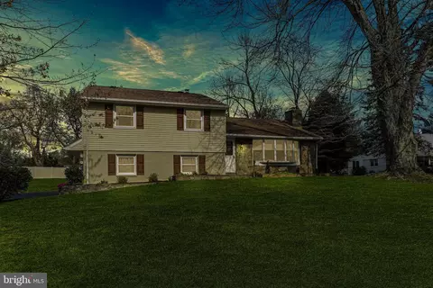 Exterior - 132 Hillside Rd, Wayne, PA 19087 photo 13 of 13