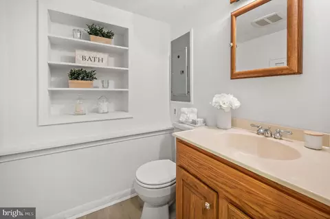 Bath - 371 Devonshire Rd, Devon, PA 19333 photo 1 of 3