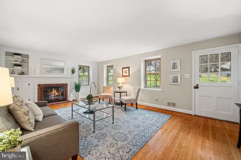Living - 371 Devonshire Rd, Devon, PA 19333 photo 4 of 11