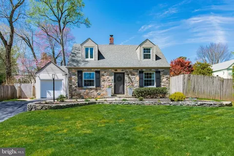 Exterior - 360 Old Eagle School Rd, Wayne, PA 19087 photo 2 of 11