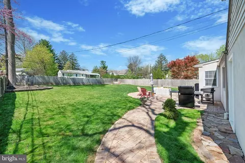 Exterior - 360 Old Eagle School Rd, Wayne, PA 19087 photo 10 of 11