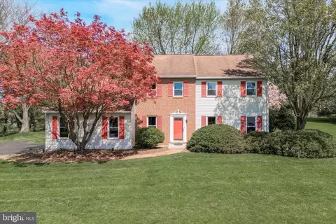 5 Black Horse Cir, Downingtown, PA 19335