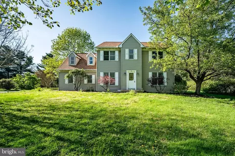 102 Great Oak Dr, Lincoln University, PA 19352