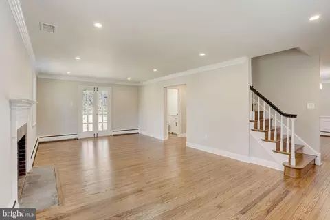 Living - 21 Summit Rd, Malvern, PA 19355 photo 3 of 3