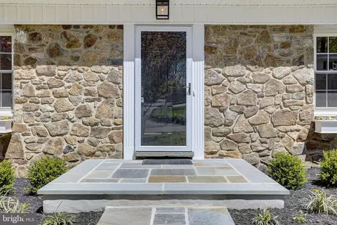 Entry Way - 21 Summit Rd, Malvern, PA 19355 photo 1 of 1