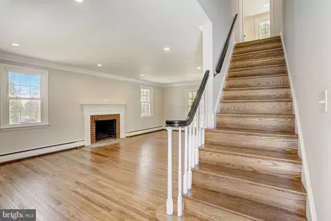 Living - 21 Summit Rd, Malvern, PA 19355 photo 1 of 3