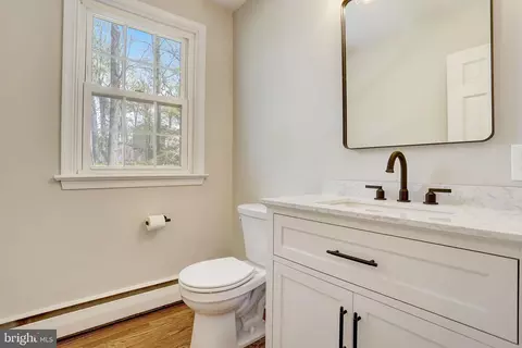Bath - 21 Summit Rd, Malvern, PA 19355 photo 1 of 5