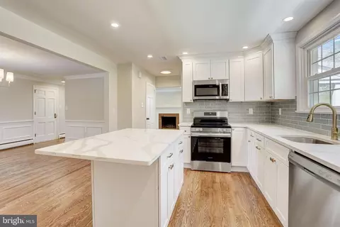 Kitchen - 21 Summit Rd, Malvern, PA 19355 photo 2 of 5