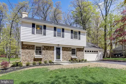 21 Summit Rd, Malvern, PA 19355