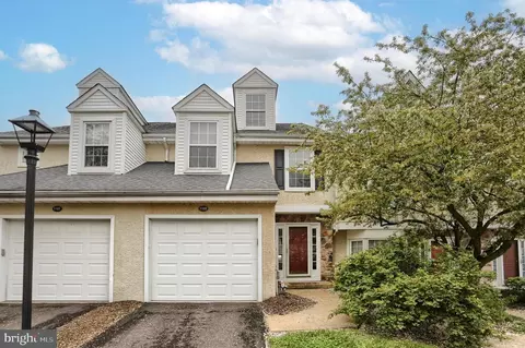 1102 Coventry Pointe Ln, Pottstown, PA 19465