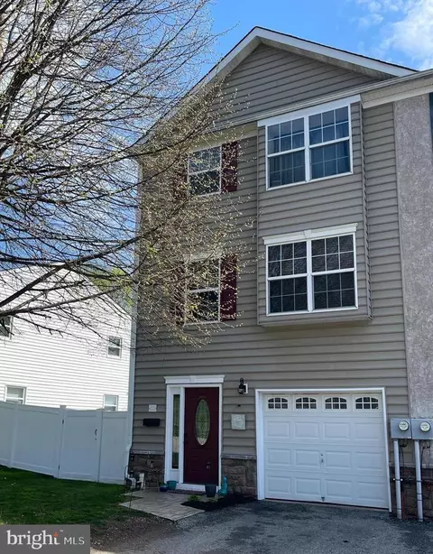 412 Heckle St, Phoenixville, PA 19460