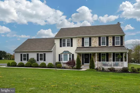 67 Vincent Dr, Honey Brook, PA 19344