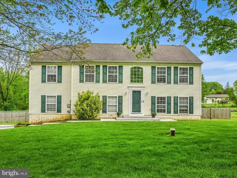 218 Valley Green Dr, Coatesville, PA 19320