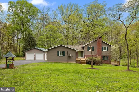 110 Carriage Run Dr, Lincoln University, PA 19352