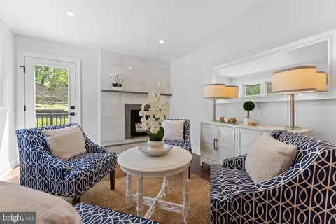 Living - 722 Upper Gulph Rd, Wayne, PA 19087 photo 2 of 5