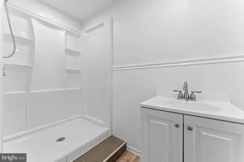 Bath - 722 Upper Gulph Rd, Wayne, PA 19087 photo 7 of 8