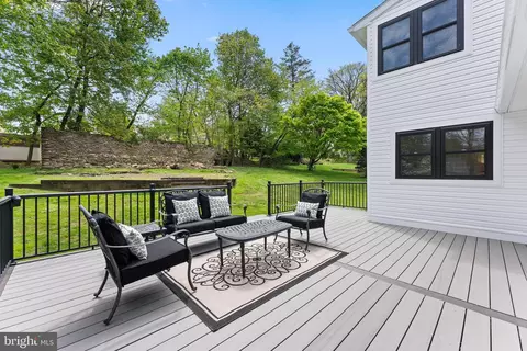 Exterior - 722 Upper Gulph Rd, Wayne, PA 19087 photo 5 of 6
