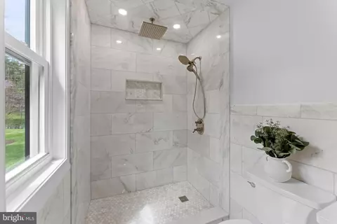 Bath - 722 Upper Gulph Rd, Wayne, PA 19087 photo 4 of 8