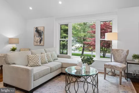 Living - 722 Upper Gulph Rd, Wayne, PA 19087 photo 4 of 5