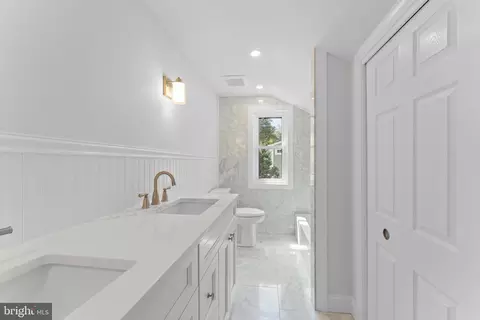 Bath - 722 Upper Gulph Rd, Wayne, PA 19087 photo 5 of 8