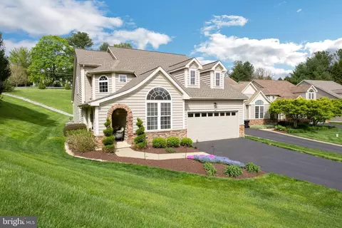 136 Hoylake Ct, Avondale, PA 19311