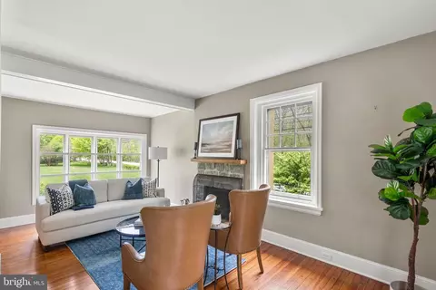 Living - 550 Dorset Rd, Devon, PA 19333 photo 7 of 8