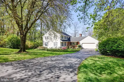 270 Firethorne Dr, West Chester, PA 19382