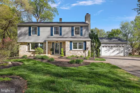 1402 Glenside Rd, Downingtown, PA 19335