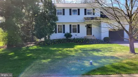 15 Marshall Cir, Downingtown, PA 19335