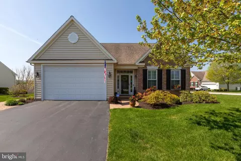 232 Cog Hill Dr, Honey Brook, PA 19344