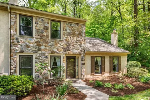 706 Weatherstone Dr, Paoli, PA 19301