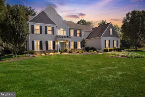 10 Devonshire Ln, Malvern, PA 19355