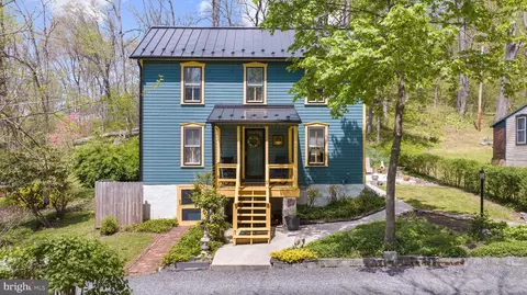 3020 Saint Peters Rd, Elverson, PA 19520