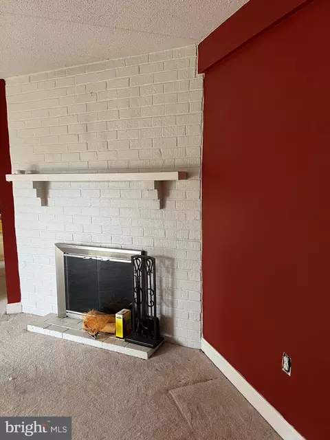 1704 Valley Dr, West Chester, PA 19382