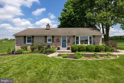 682 Sadsbury Rd, Parkesburg, PA 19365