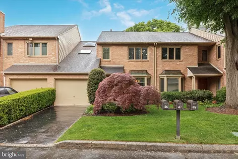 46 Treaty Dr, Chesterbrook, PA 19087