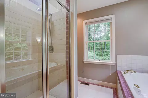 Bath - 30 Sapling Dr, Kennett Square, PA 19348 photo 3 of 5