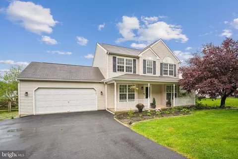 14 Pinckney Dr, Coatesville, PA 19320