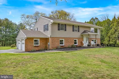 52 Mark Dr, Pottstown, PA 19465