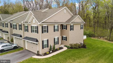 307 Kemper Dr, Honey Brook, PA 19344
