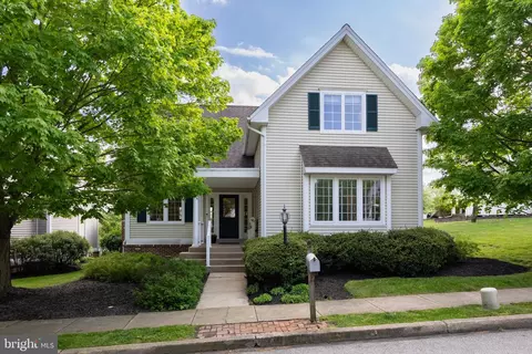 605 Cricket Ln, Downingtown, PA 19335