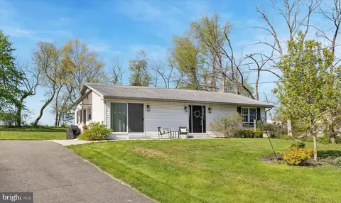 88 Mitchell Dr, Pottstown, PA 19465