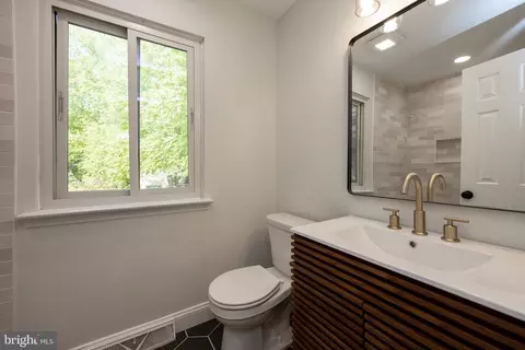 Bath - 202 Curtis Ct, Chesterbrook, PA 19087 photo 3 of 3